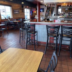 Four Points Pizza & Grill - Dinning room