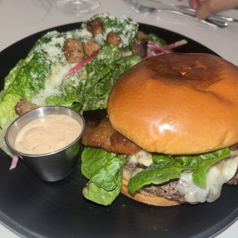 Honu Oceanside - Kobe Burger - Seafood Near Me - Lahaina, Hawaii