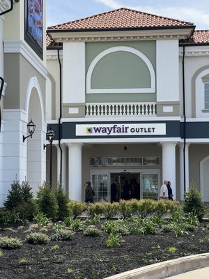 Tanger Outlets Deer Park by null