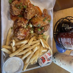 Sweet chili wings with fries