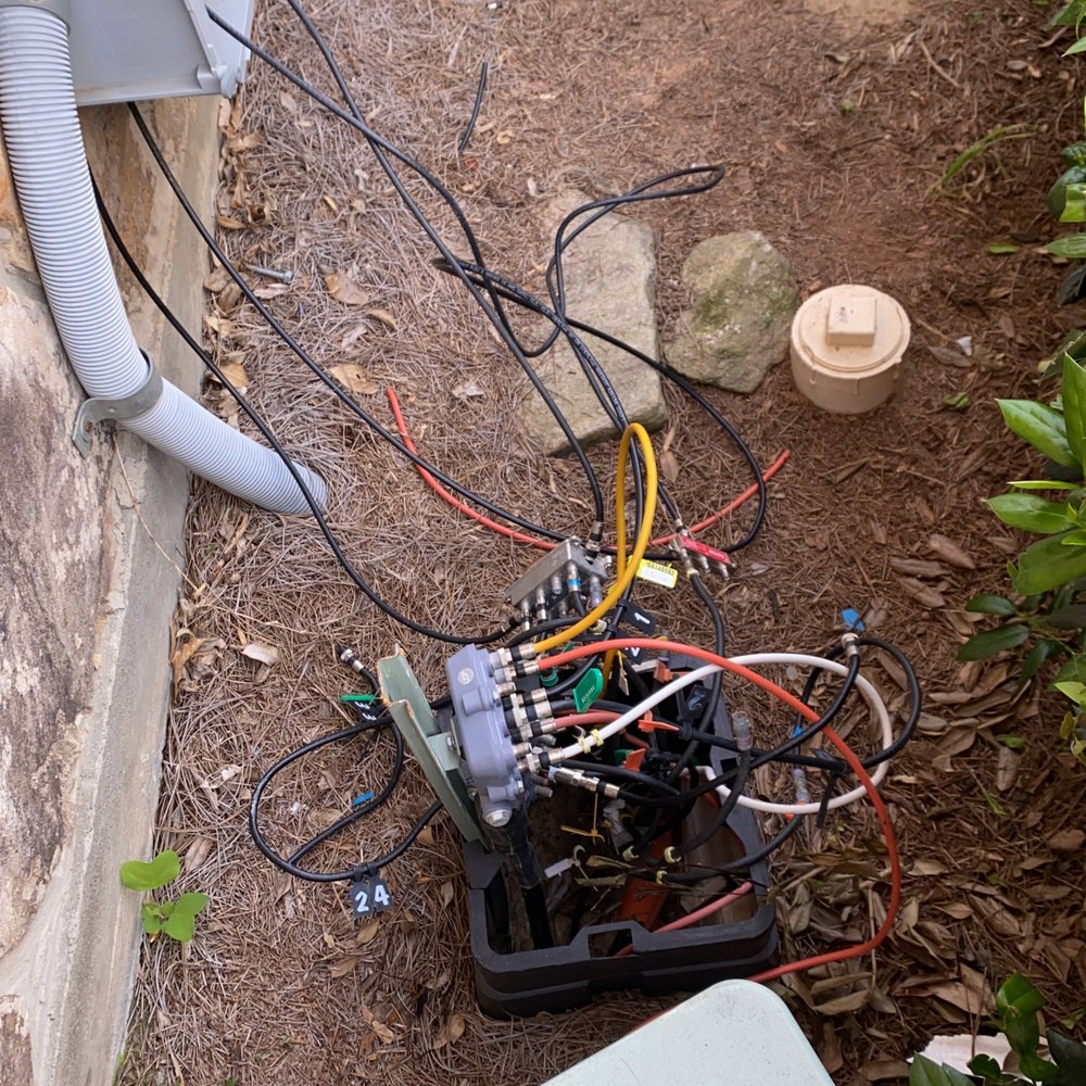 Xfinity Store by Comcast - Horrible Xfinity Technician Work. - Internet Service Providers Near Me - Atlanta, Georgia