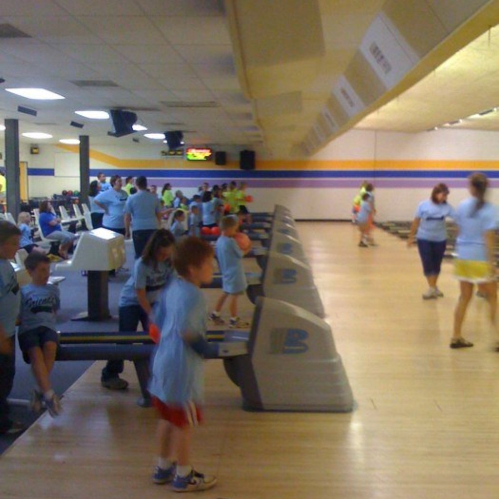 Crest Bowling Lanes - Bowling Near Me - Maryville, Tennessee Crest Bowling Lanes - Bowling Near Me - Maryville, Tennessee