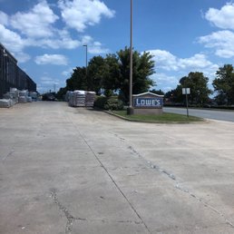 Exterior pick up lane