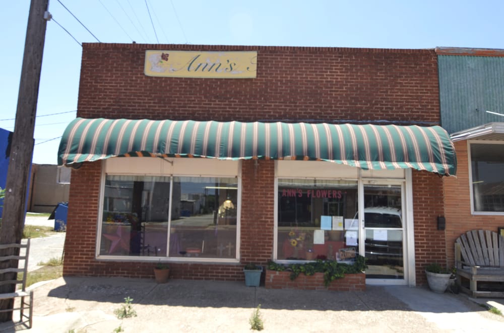 ANN’S FLOWER SHOP Updated May 2024 1025 N 2nd St, Merkel, Texas