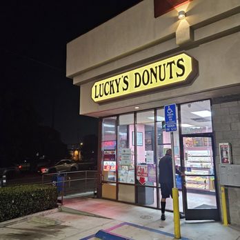 Lucky’s Donuts - Front signage - Donuts Near Me - El Segundo, California Lucky’s Donuts - Front signage - Donuts Near Me - El Segundo, California