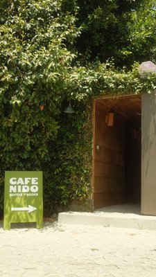 CAFE NIDO: Coffee & Books by null