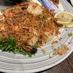 Murray's On Main - Teeny bits of lobster and not stuffed shrimp