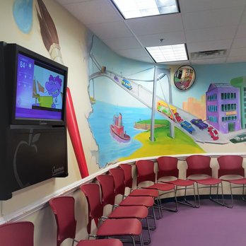 Curry Pediatrics - Well Side Waiting Room (Pre-COVID) - Pediatricians Near Me - Chesapeake, Virginia