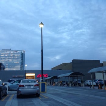 Tysons Corner Center - Mall as it connects yo the MicroStrategy and Capital One. - Shopping Centers Near Me - Tysons, Virginia