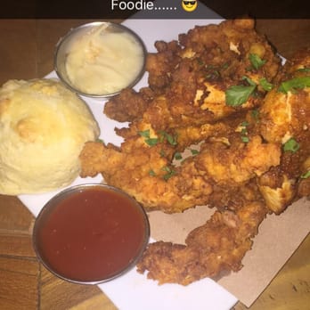 Bondurants - Chicken fingers with a biscuit and sweet butter - Cocktail Bars Near Me - New York, New York