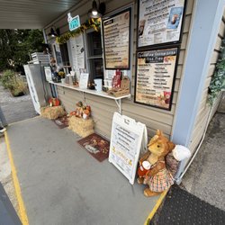 Crema Coffee Cottage - Order window
