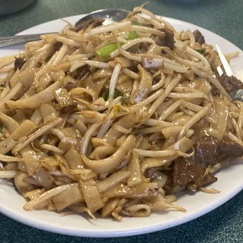 Yang Sheng Restaurant - Beef with Rice Noodle and Soy Sauce - Chinese Near Me - Ottawa, Ontario Yang Sheng Restaurant - Beef with Rice Noodle and Soy Sauce - Chinese Near Me - Ottawa, Ontario