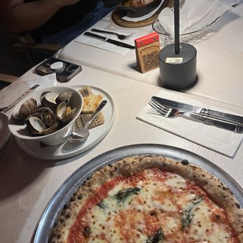 Arancino di Mare - Pizza Margherita and Cuocere di Vongole - Italian Near Me - Honolulu, Hawaii Arancino di Mare - Pizza Margherita and Cuocere di Vongole - Italian Near Me - Honolulu, Hawaii