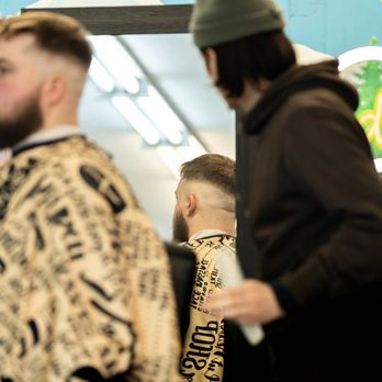 Tonsorium Studio - Detailing work by Barber Mike - Men's Hair Salons Near Me - Beaverton, Oregon