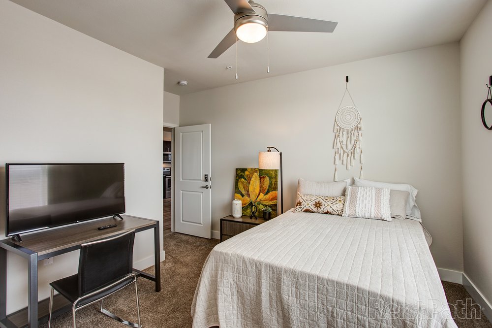 VUE ON WALNUT 19 Photos & 10 Reviews 430 E Walnut, Springfield