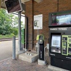 St Catharines GO Station - Ticket station