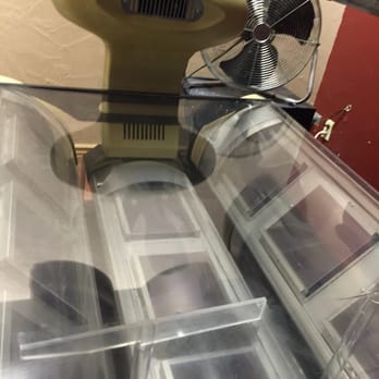 Electric RAYS Tanning - Bed is dirty and cracked.. This is the "high pressure" "platinum" bed. - Massage Near Me - Boise, Idaho