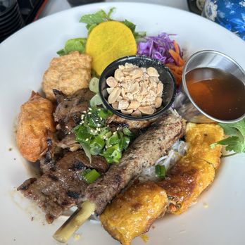 PHO 128 - Vermicelli bowl special #5 - Vietnamese Near Me - Concord, Ontario