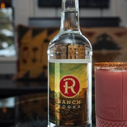 WATERMELON DAISY -
Ranch Vodka, Watermelon, Agave, Lime with Tahin Rim