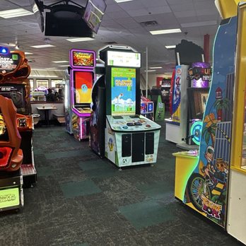 Chuck E. Cheese - Games - Pizza Near Me - Poughkeepsie, New York