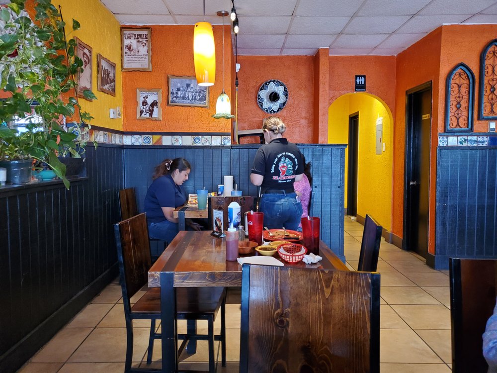 El Crucero Mexican Restaurant