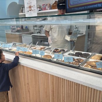 Chip City - Picking out a cookie - Desserts Near Me - Mclean, Virginia Chip City - Picking out a cookie - Desserts Near Me - Mclean, Virginia