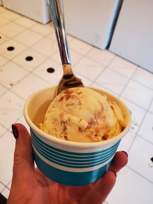 1-900-ICE-CREAM by null