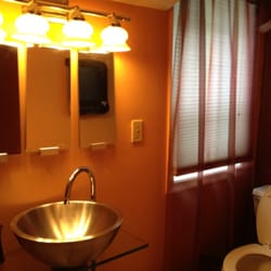 Usha Salon And Day Spa - Washroom at Usha Threading Salon, Towson