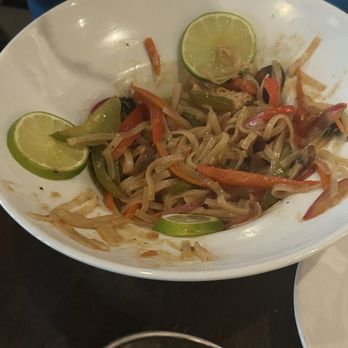 Brickmen Kitchen + Bar - Very sweet pad Thai that did not match the description - Wine Bars Near Me - Kingston, New York