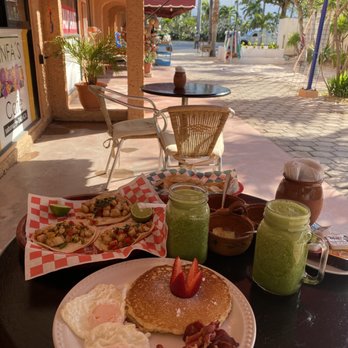 Ninfa's Café - Pancake - Cafeteria Near Me - Cancún, ROO