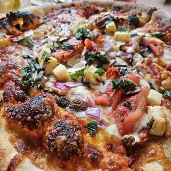Vinsetta Garage - Veggie Pizza - American Near Me - Berkley, Michigan