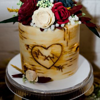 Kendra's Country Bakery - a cake decorated with flowers - Bakeries Near Me - Payson, Arizona