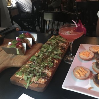 Dutch Freds - Fish tacos, lamb sliders. Mediterranean flatbread and Mac and cheese - favorites are flatbread and Mac and cheese - Cocktail Bars Near Me - New York, New York