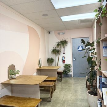Twee Coffee - Inside Seating - Coffee & Tea Near Me - Riverside, California Twee Coffee - Inside Seating - Coffee & Tea Near Me - Riverside, California