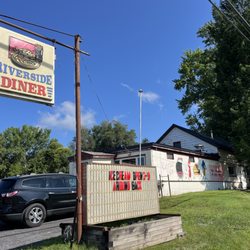 Killino's Riverside Diner