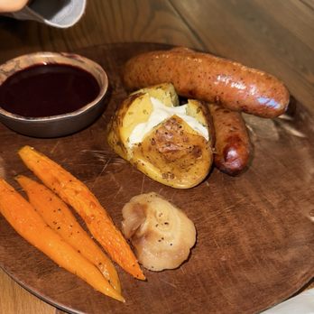 Universal Epic Universe - Sausage potato and carrots in Isle of Berk Hall - Amusement Parks Near Me - Orlando, Florida Universal Epic Universe - Sausage potato and carrots in Isle of Berk Hall - Amusement Parks Near Me - Orlando, Florida