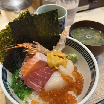Totoya - Sushi Bars Near Me - Honolulu, Hawaii