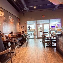 Ten Gu Ramen - Dining area