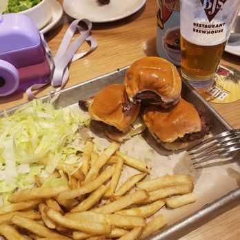 BJ's Restaurant & Brewhouse - Beef sliders with fried and lettuce. Beer on the side. Delicious! - Breweries Near Me - Tucson, Arizona BJ's Restaurant & Brewhouse - Beef sliders with fried and lettuce. Beer on the side. Delicious! - Breweries Near Me - Tucson, Arizona