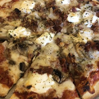 Dora's Pizza - #5 - Italian Near Me - Haines City, Florida