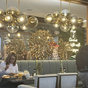 Brunch With Me - Atmosphere - Breakfast & Brunch Near Me - Saint Clair Shores, Michigan