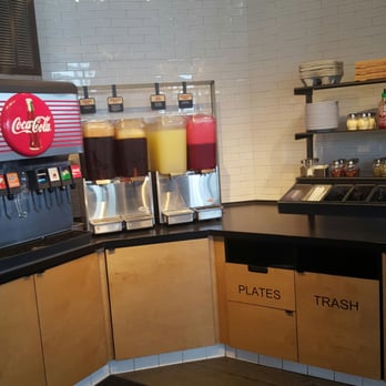 MOD Pizza - This is there nice and neat drink station they have the best crushed ice if you love crushed ice this is the place to be - Pizza Near Me - Fontana, California