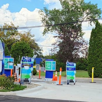 Quality Express Auto Wash - Upgraded with sensor and parking lot - Car Wash Near Me - Farmington Hills, Michigan