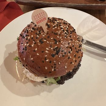 Gordon Ramsay Burger - Truffle burger - Salad Near Me - Chicago, Illinois