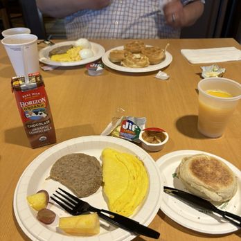Fairfield by Marriott Inn & Suites Sacramento Folsom - Continental breakfast. Really good. - Hotels Near Me - Folsom, California