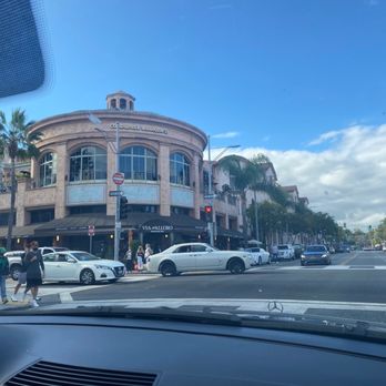 Via Alloro - View of restaurant - Italian Near Me - Beverly Hills, California