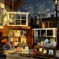 Of Aspen Curated Gifts - Holiday Window Display 2024