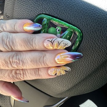 Happy Feet Nails - 3D & chrome - Nail Salons Near Me - Kent, Washington