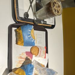 麥當勞 - Scrambled egg and chicken sandwich