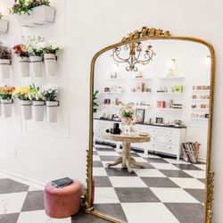 Noella’s Flowers - Store